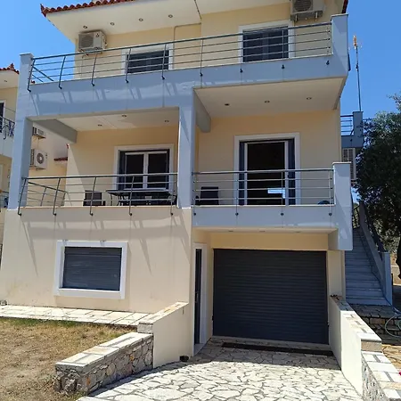 Maria Villa *